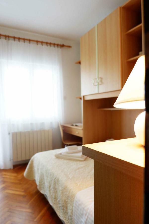 Apartment Ponos Krk Town Luaran gambar